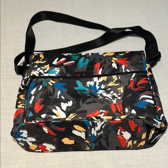 Vera Bradley Black and Red Crossbody Laptop Bag with Floral Design - Picture 4 of 8